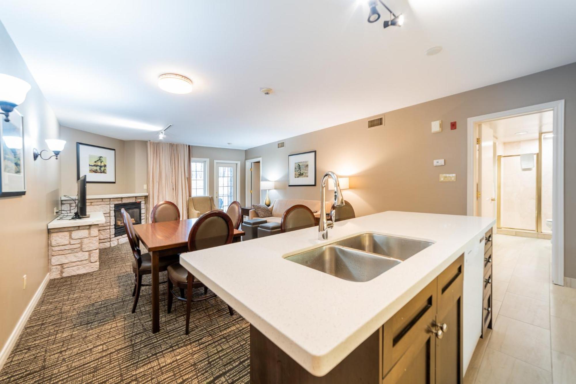 Horseshoe Valley Suites - The Aurora Shanty Bay Extérieur photo